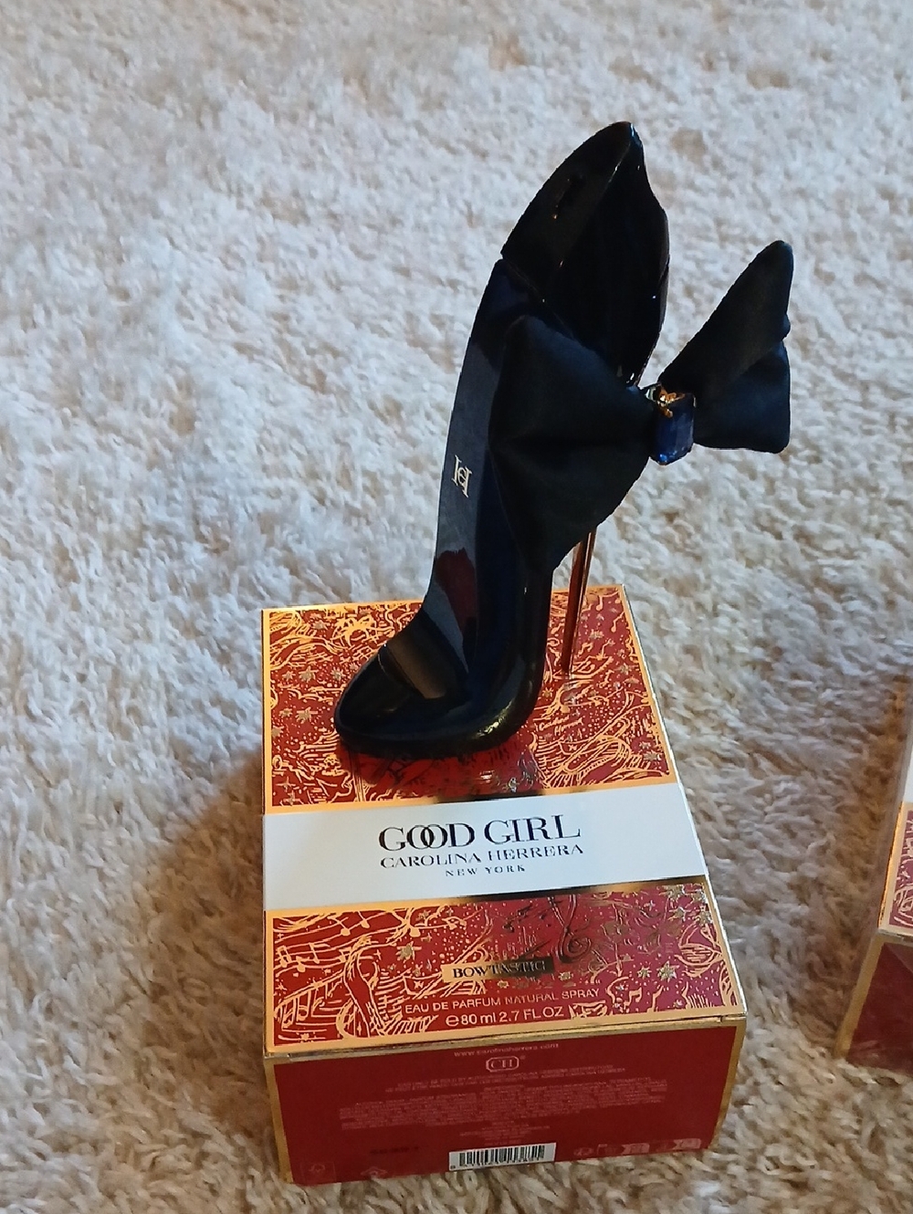 Carolina Herera BOWTASTIC